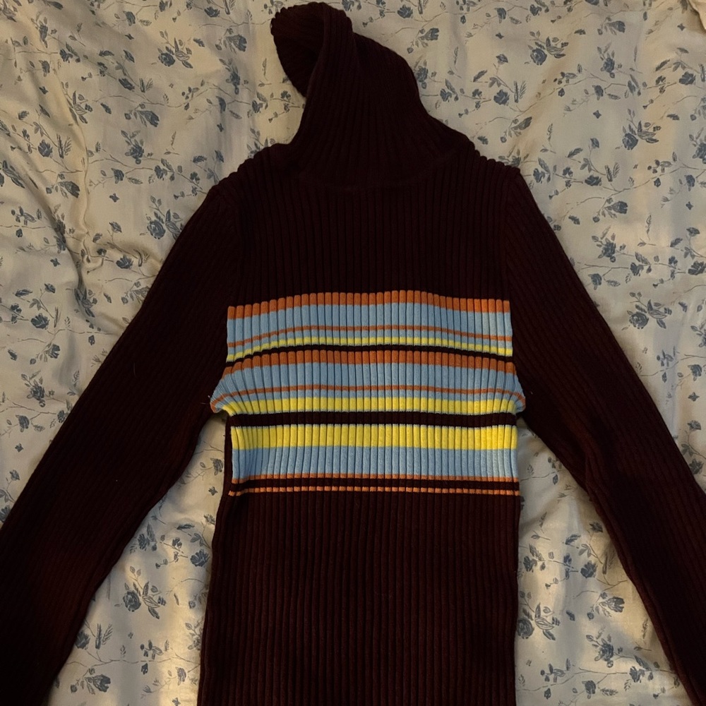 BDG Turtleneck Sweater Size Medium
